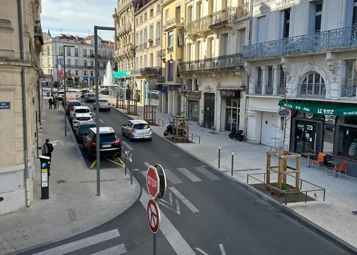 Grand Appartement De 100M2 -Allee Paul Riquet Beziers - 4Chambres - Wifi- Tv Connectee
